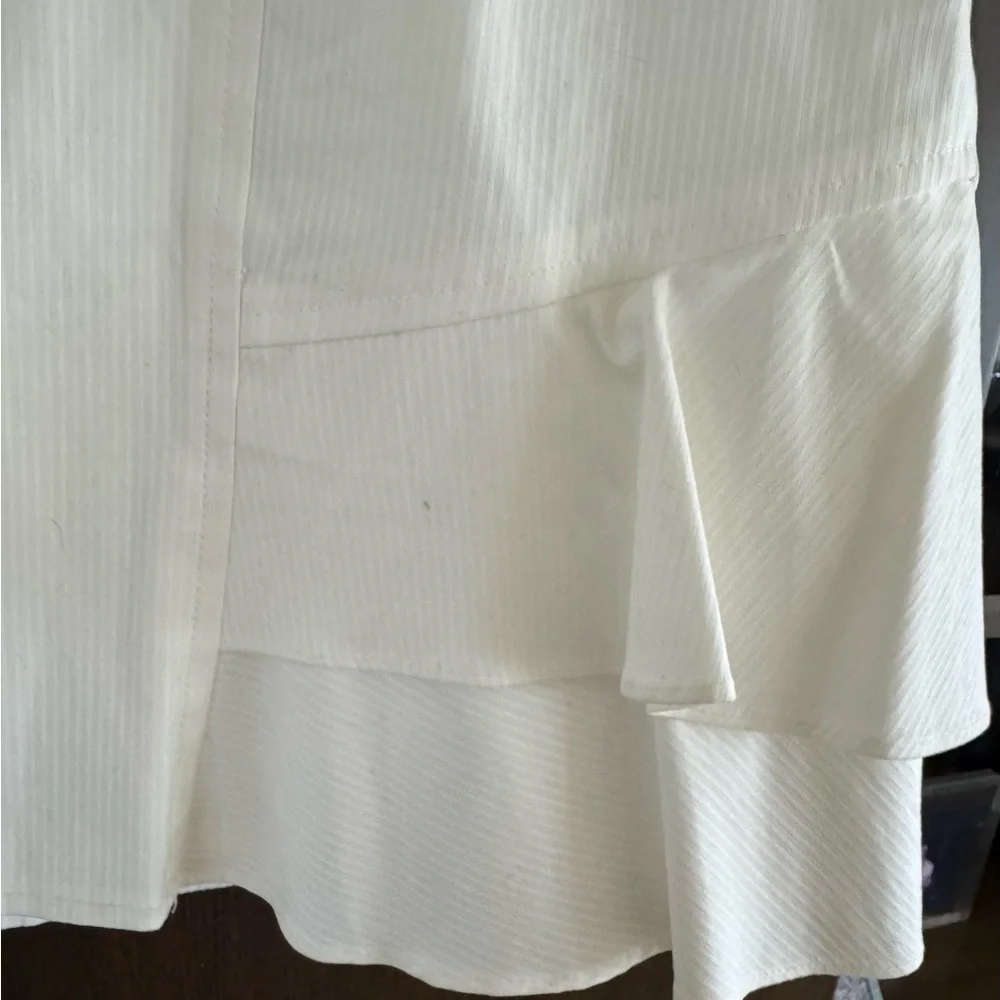 Cache Cream Color Skirt - Picture 3 of 6